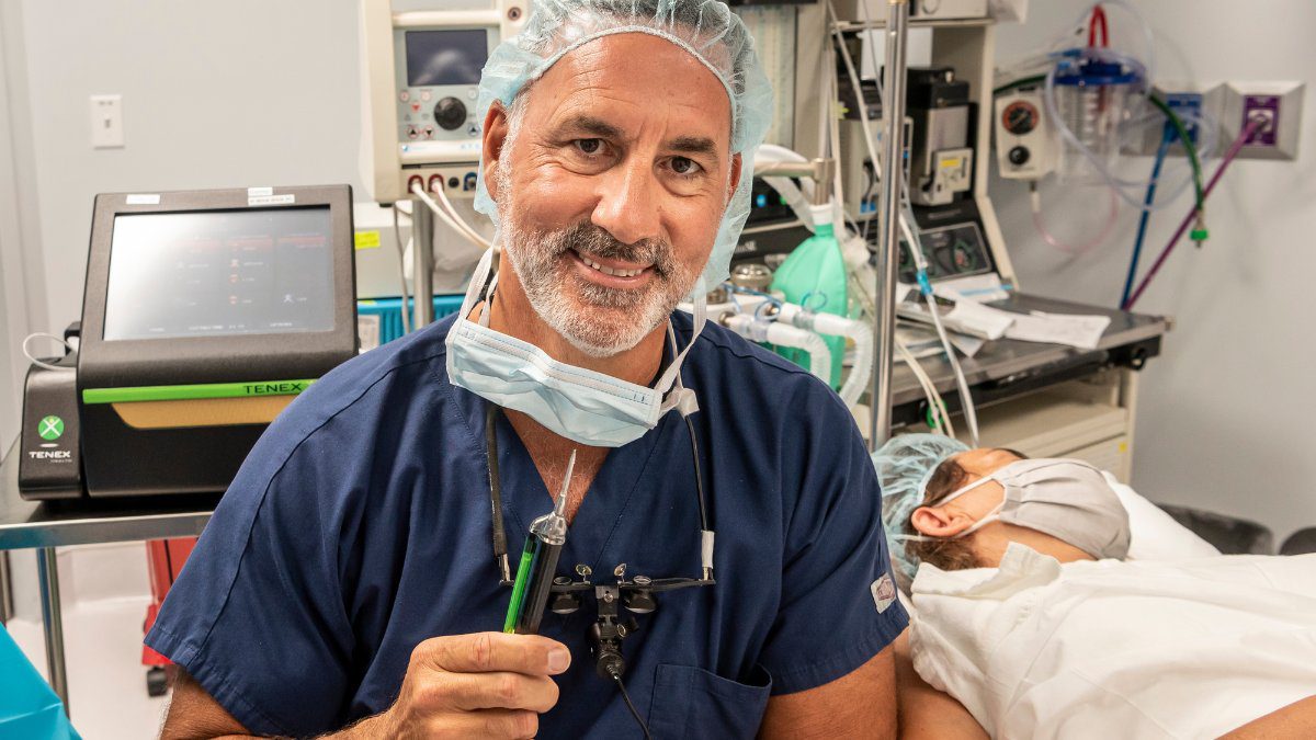 Best shoulder doctor in Miami Florida